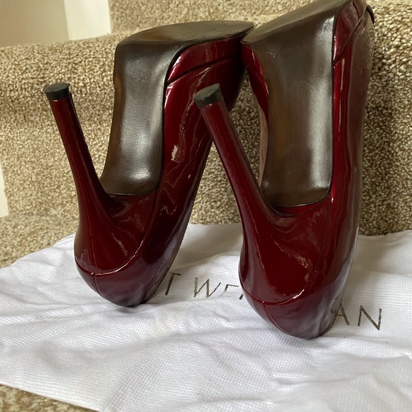 Stuart Weizman Open Toe patent leather Shoes - Picture 6 of 7
